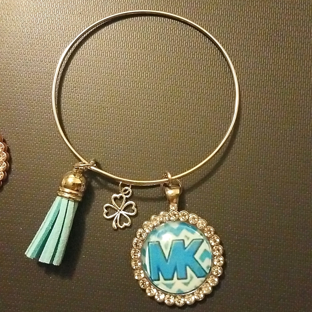FASHION INSPIRED STATEMENT ADJUSTABLE BLING CHARM BRACELET